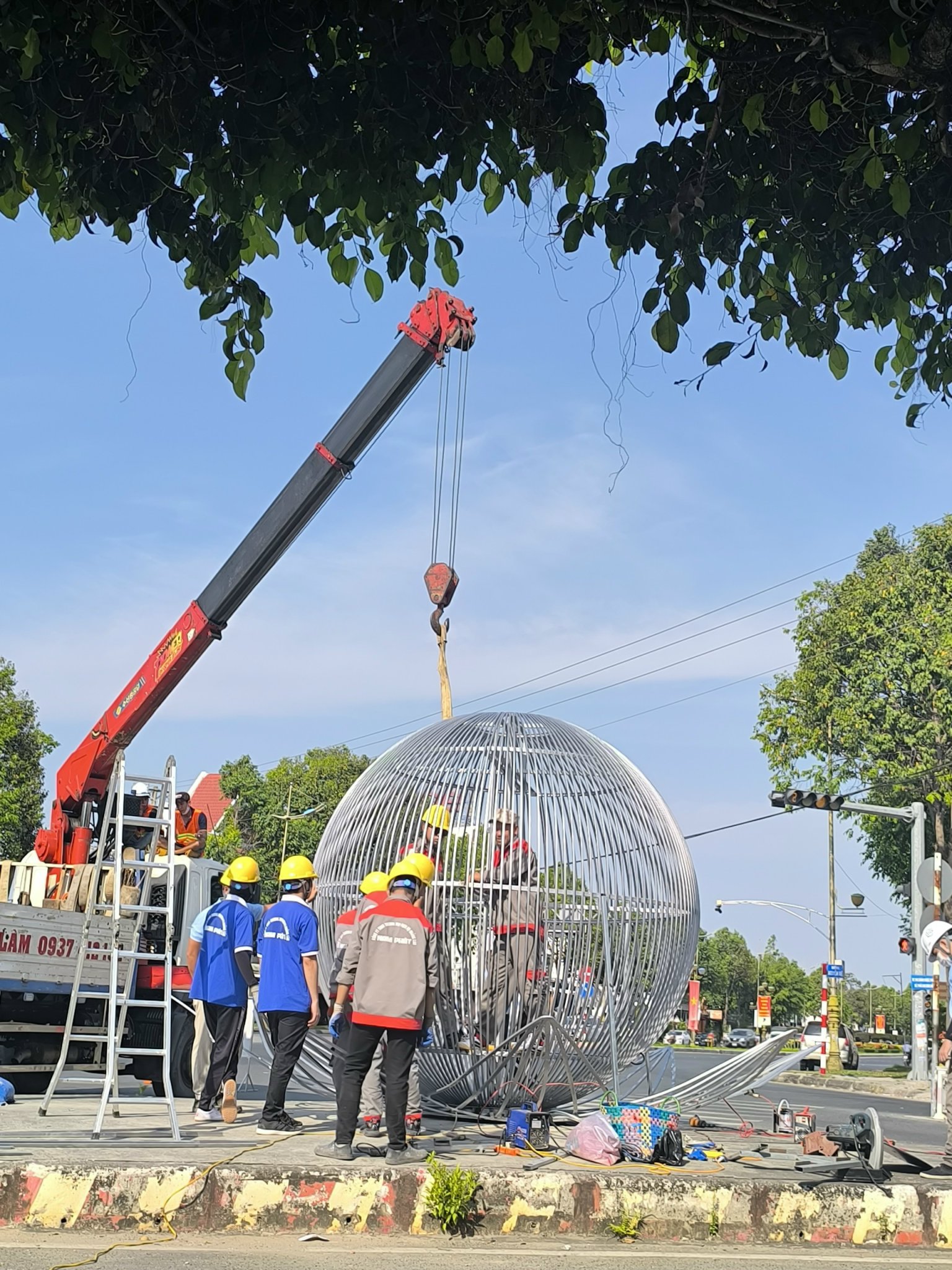 Trang trí tiểu đảo chào xuân